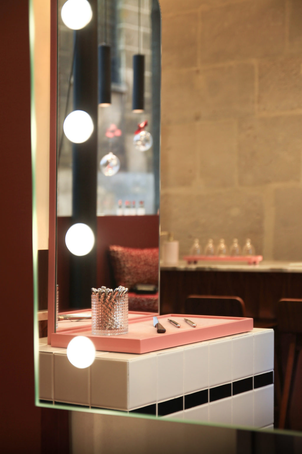 Bâton Rouge Paris : L'adresse où créer son rouge à lèvres sur-mesure ...