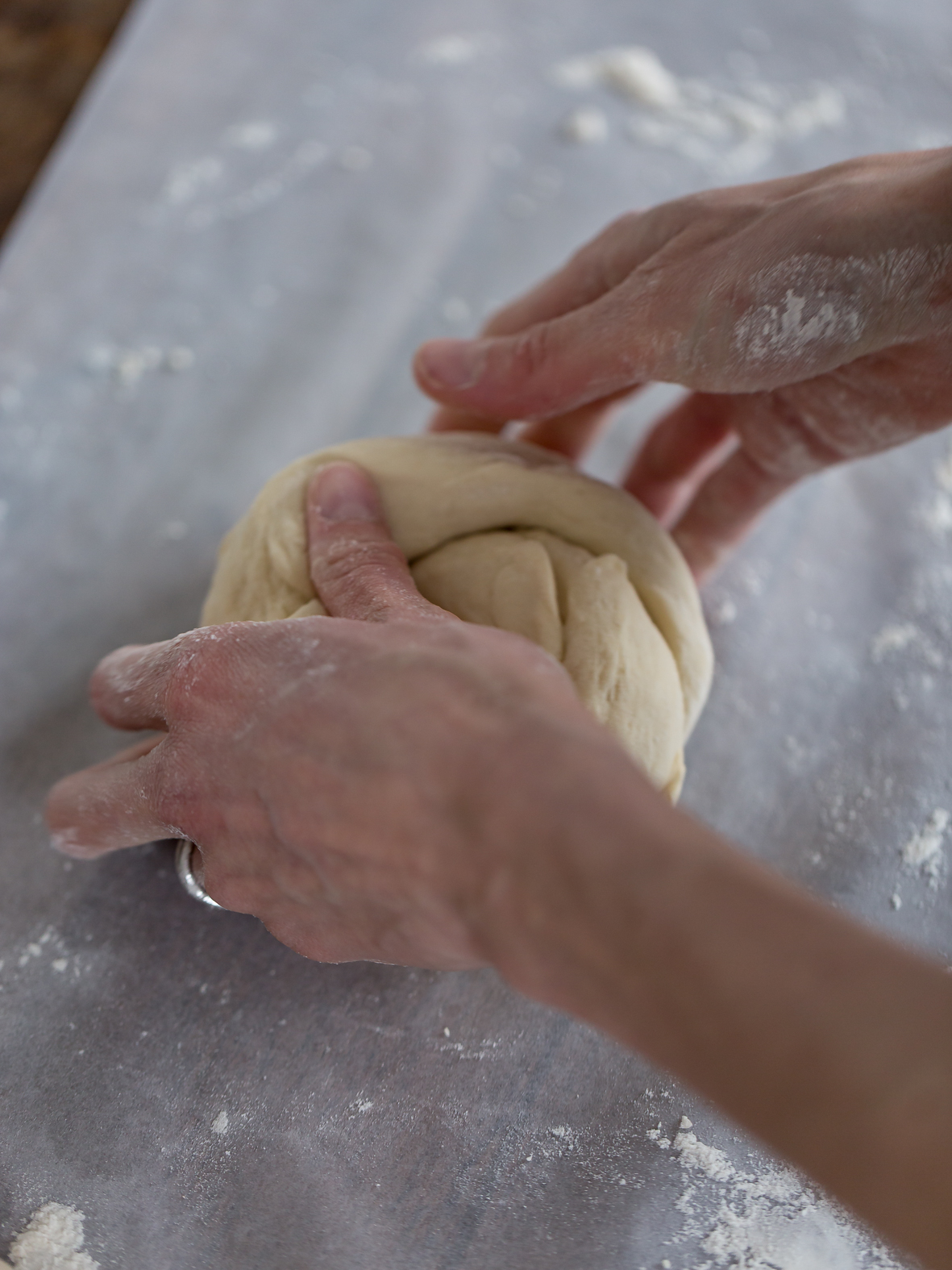 Recette : pain tressé avec un œuf dur