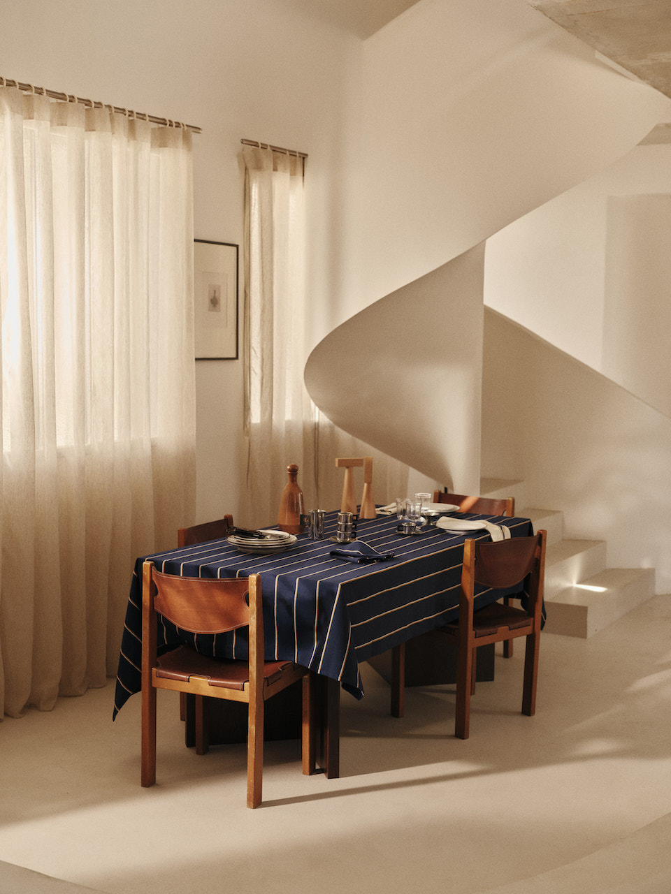 Bonsoirs lance sa première collection de linge de table